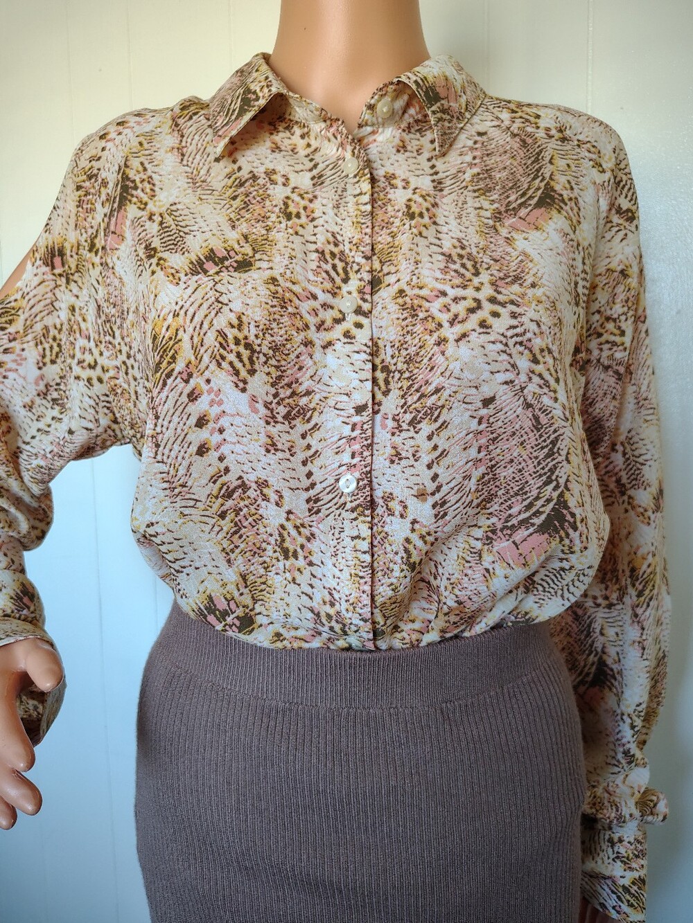 Jaclyn Smith Neutral, Pink and Brown Abstract Button-Down Blouse
